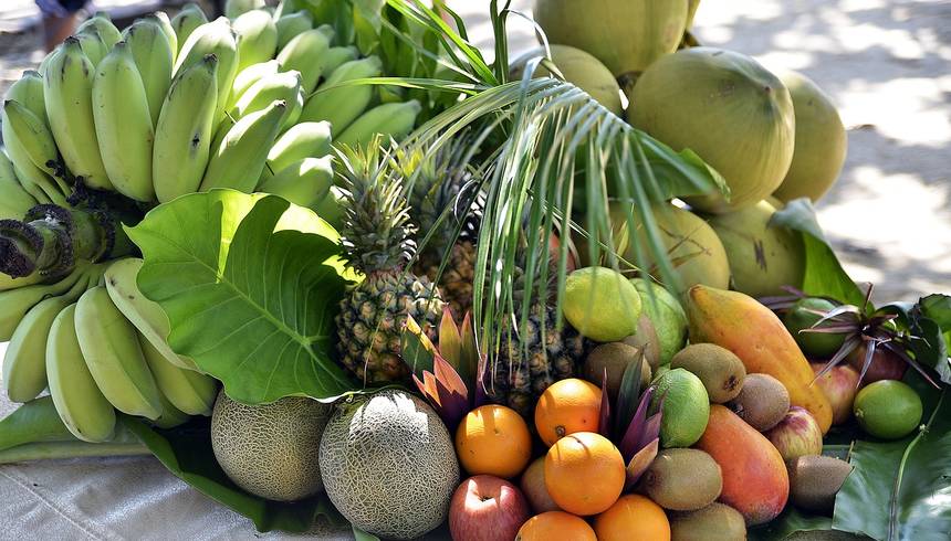 Prendiamoci un momento per pensare al di fuori della comune mela, della succosa pesca e della fragola rossa e zuccherina; la nostra tavolozza è pronta per qualcosa di fresco ed inconsueto, addentriamoci in un viaggio tra i frutti esotici più rari e strani del pianeta!